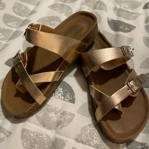 Steve Madden Girls Rose Gold Beached Sandals